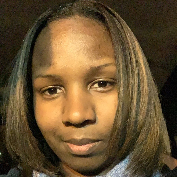 Meet your Posher, Brooke - Picture 1 of 1